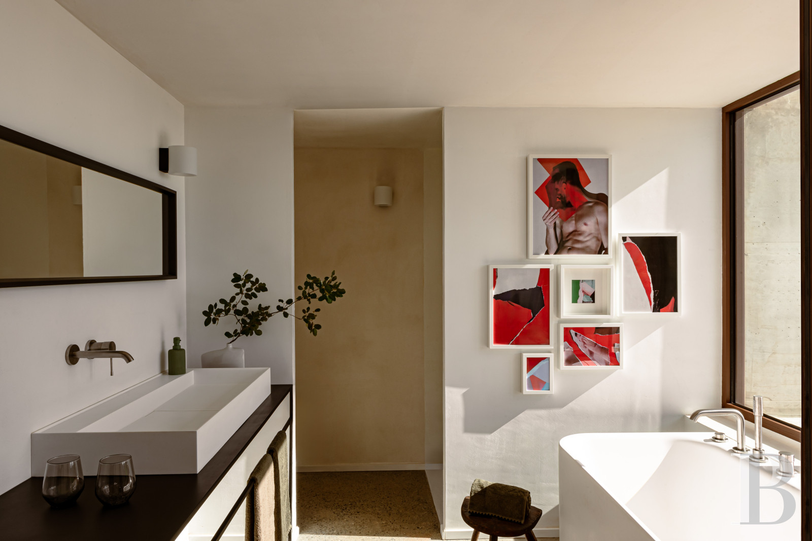 Dans le Gard, en bordure de l’Ardèche, un ancien mas restauré au milieu des oliviers, des vignes et des lavandes - photo  n°38